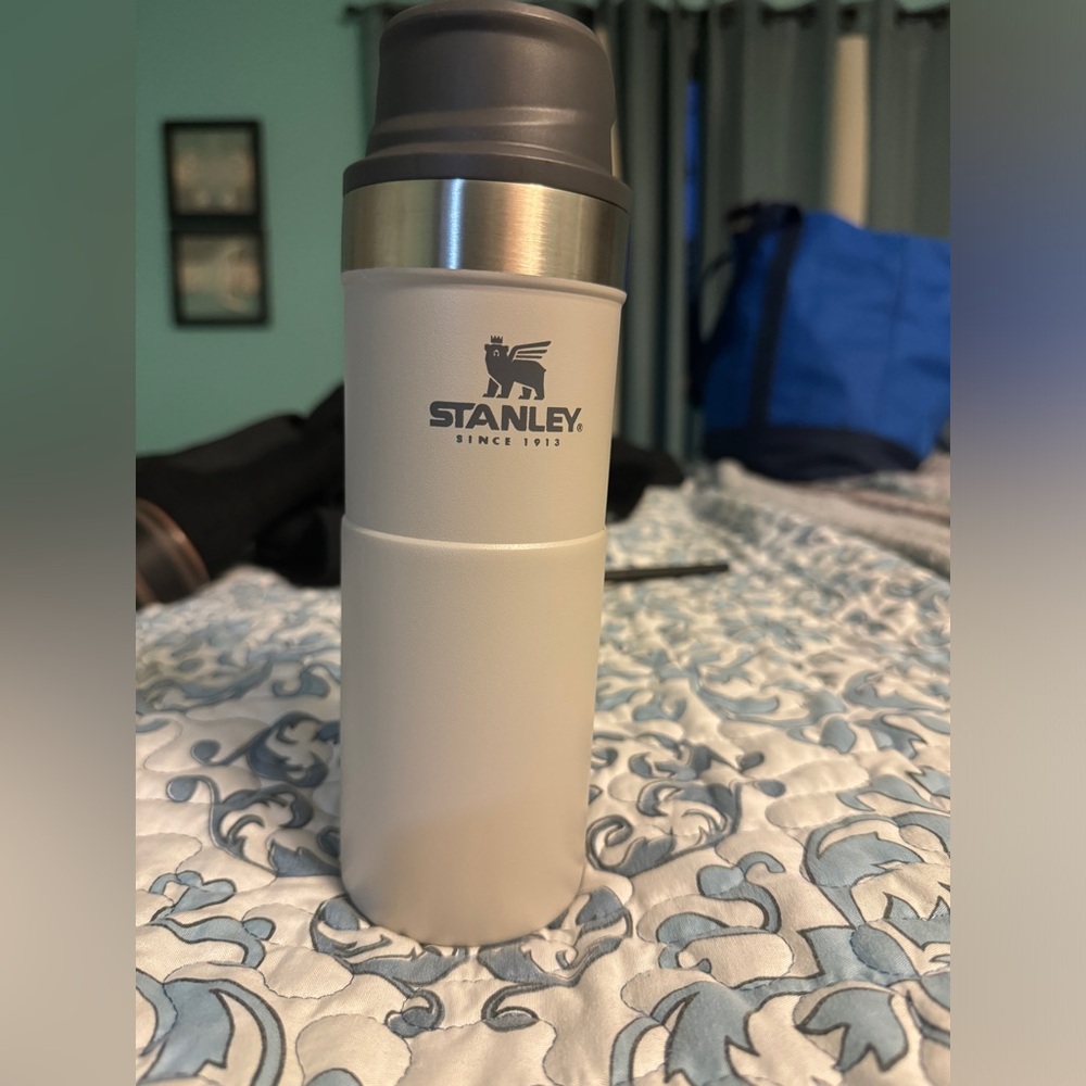 Stanley 16 oz travel tumbler